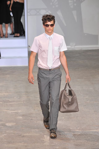 Louis Vuitton / - 2009